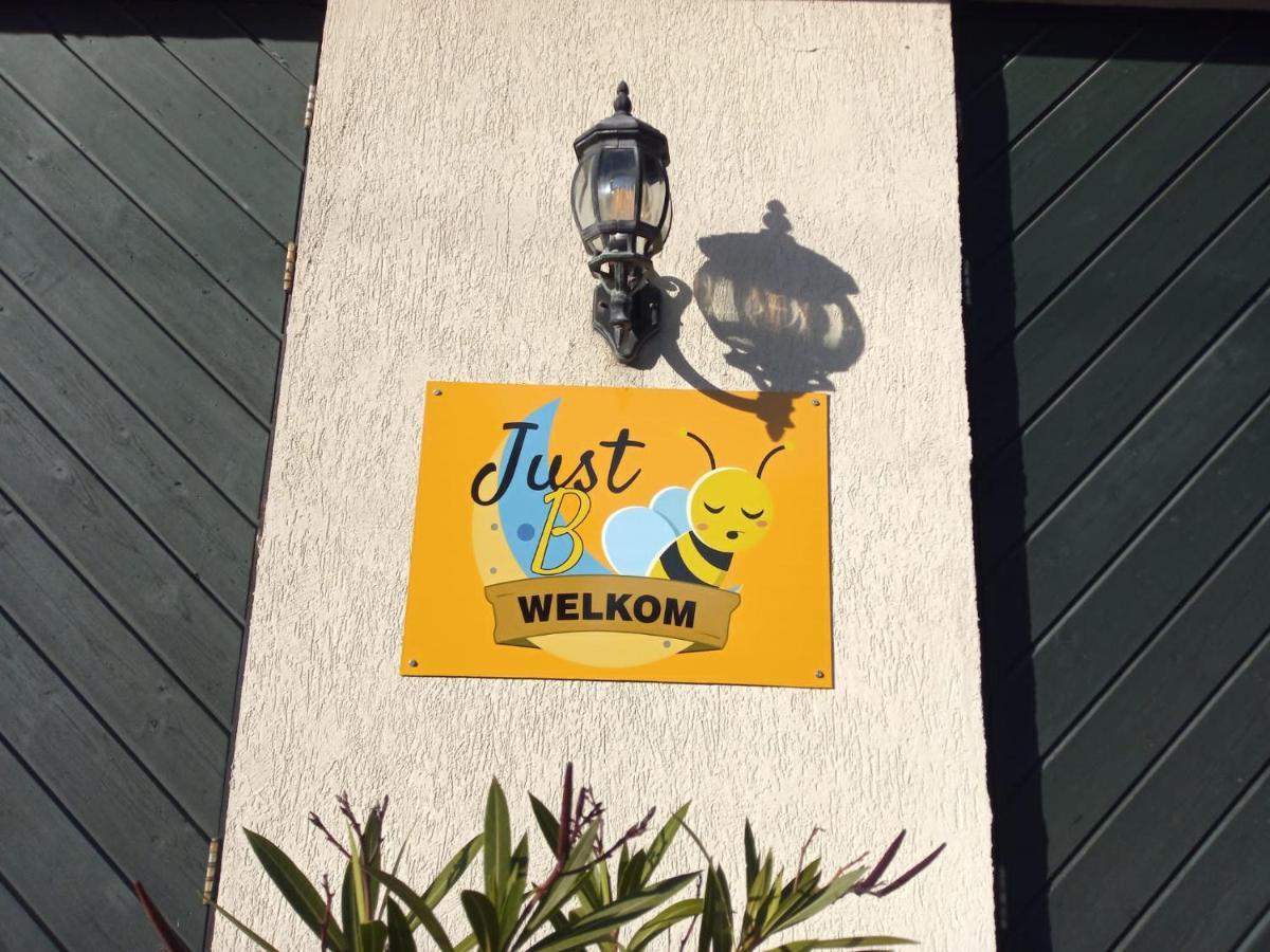 Hotel JustB Riemst Exterior foto